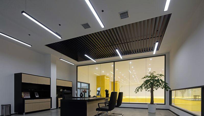 废旧仓库变身高颜值驾校,极简工业风诠释安全警示-18