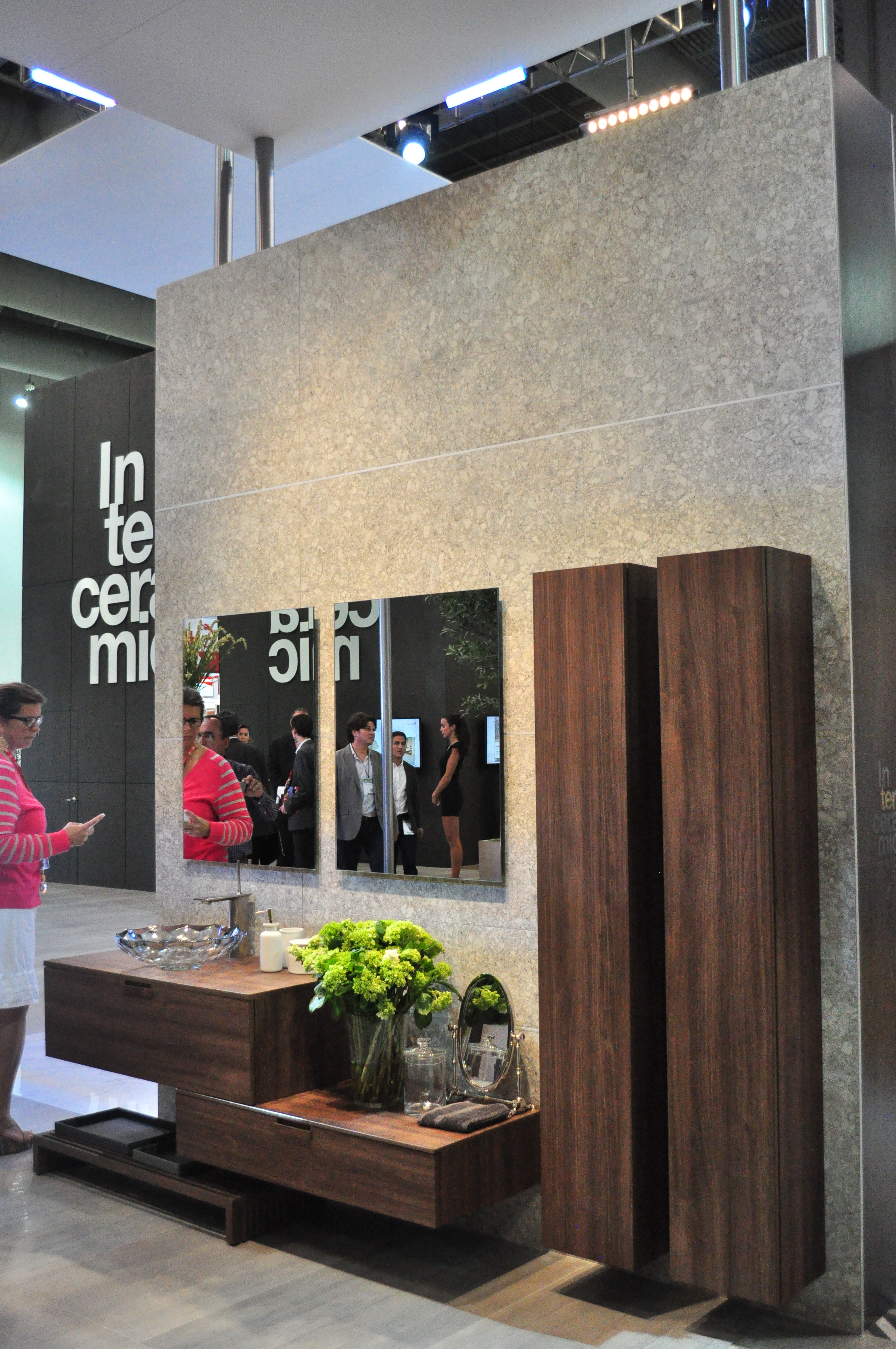 2014 年 Expo Cihac 展位设计——Interceramic Design 的商用展示空间-20