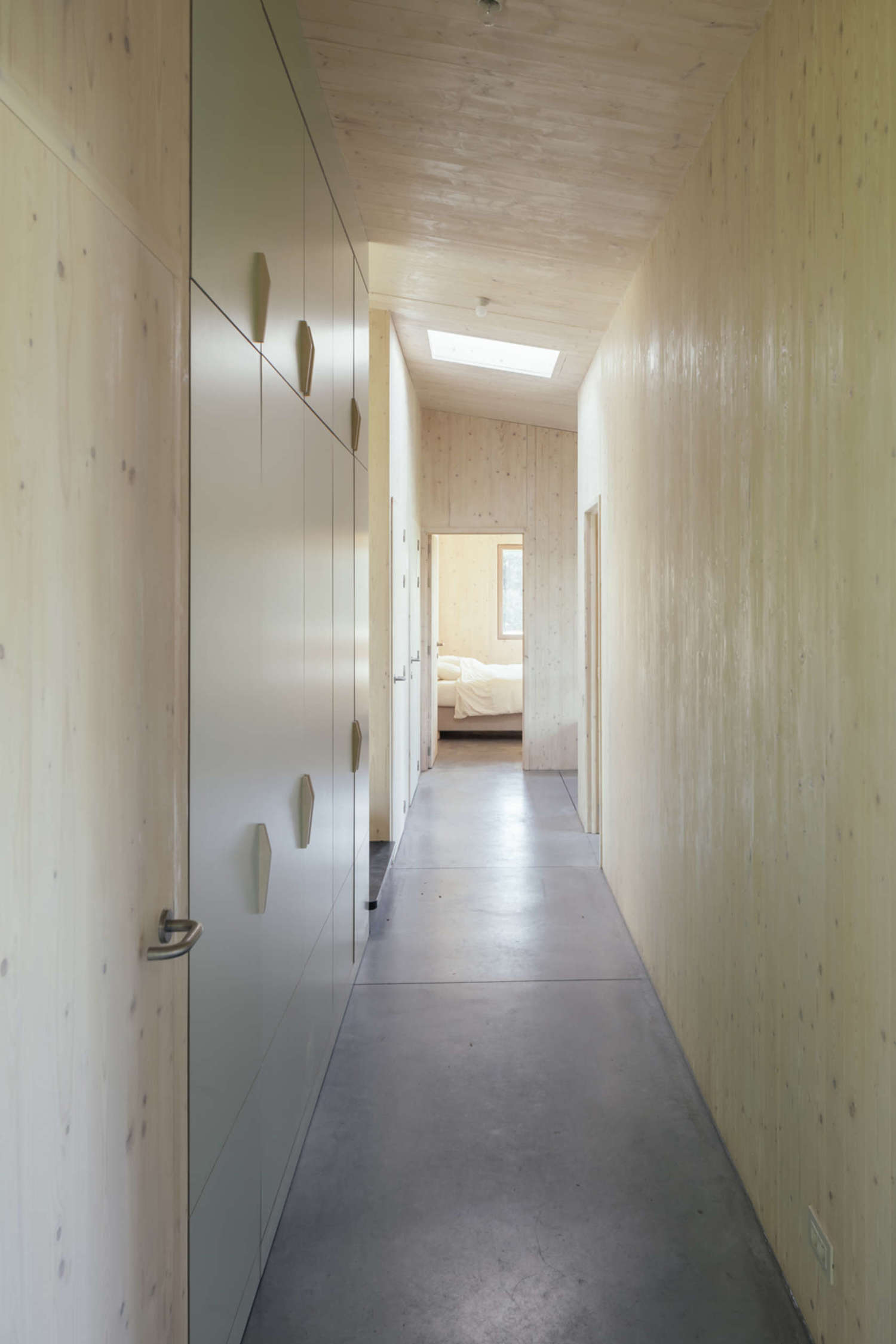 比利时丘陵景观中的 CLT 度假小屋-20