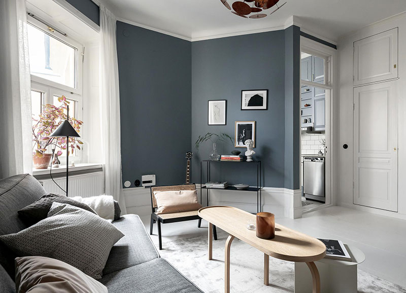 瑞典 44 平米独特小公寓 | 蓝墙与复古隔断的惊艳之作-6
