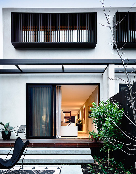 混凝土与绿意的共生空间-7