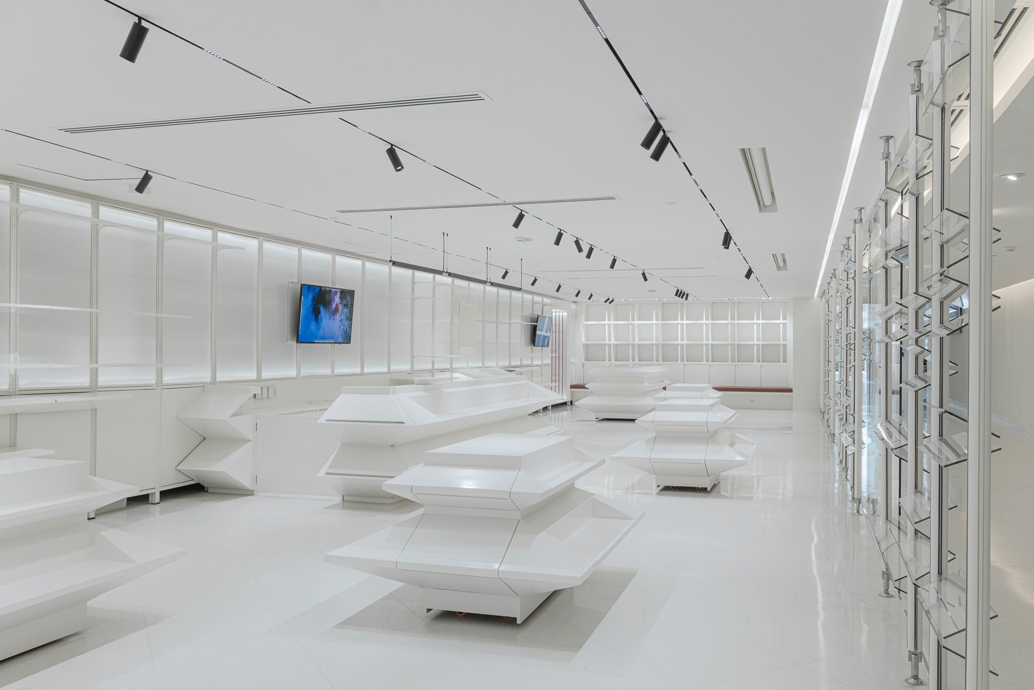 泰国 MOCA 商店丨Piyapak Vatanasrimongkol-14