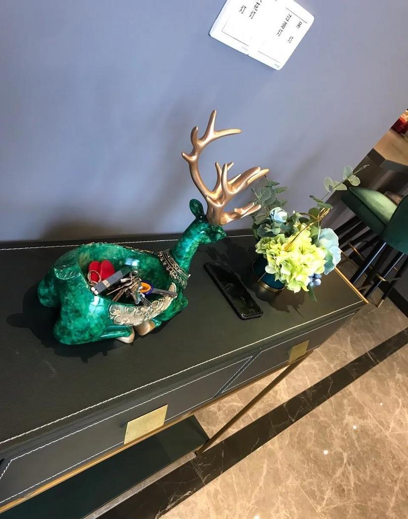 复古浓彩家居设计,演绎工业风与文艺美的碰撞-11