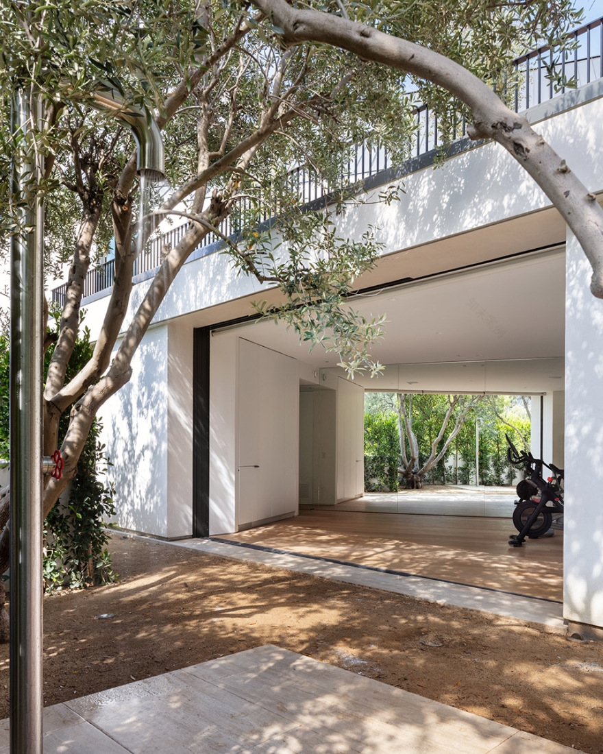 带有悬挑泳池的住宅,洛杉矶 / Standard Architecture-77