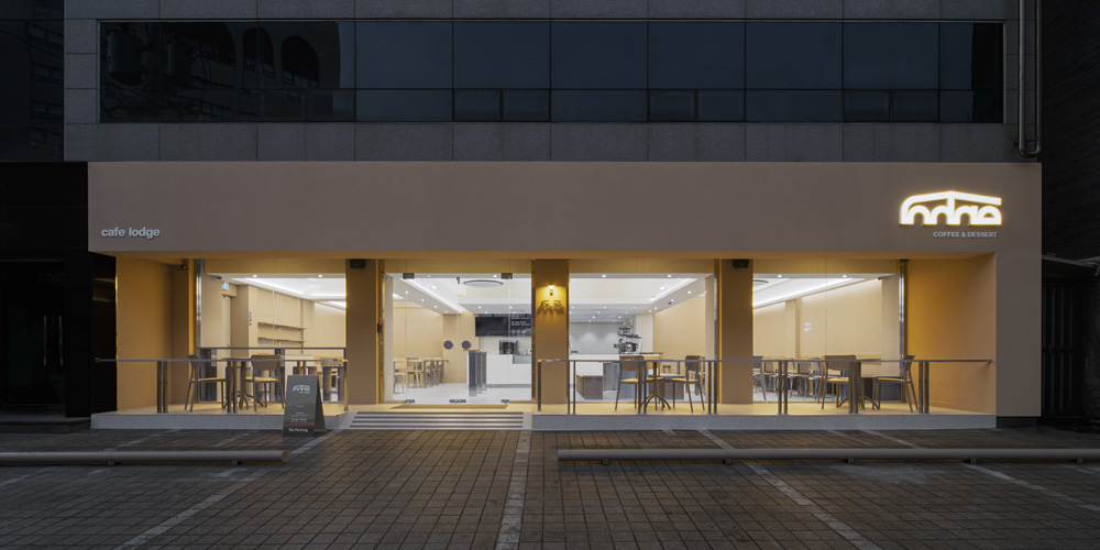 白色梦幻 | 现代简约风格的咖啡厅设计-11