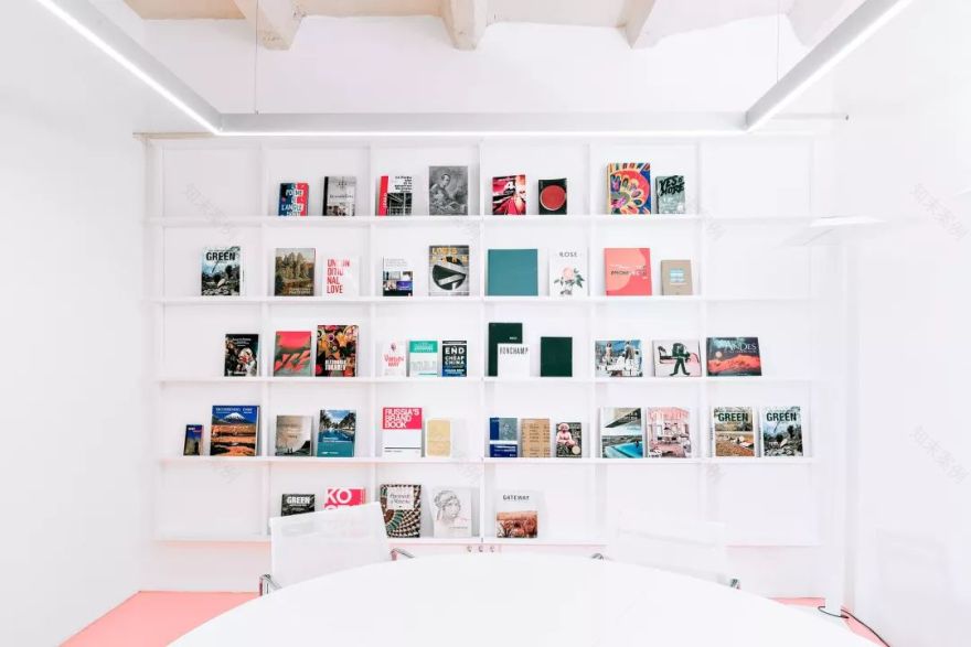 莫斯科废墟中的 NGRS 少女心公司-11