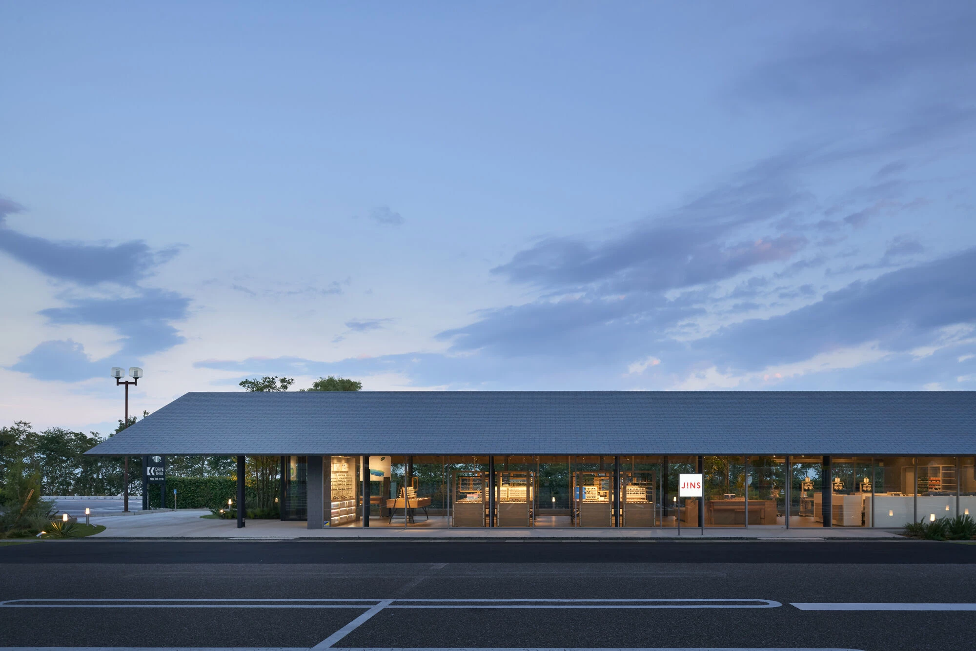 JINS Hikone 眼镜店丨日本滋贺丨Tadashi Hirai 设计工作室-11