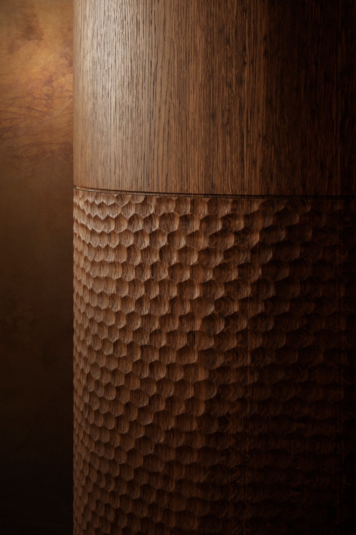 轻奢感木质餐厅装修设计案例-11