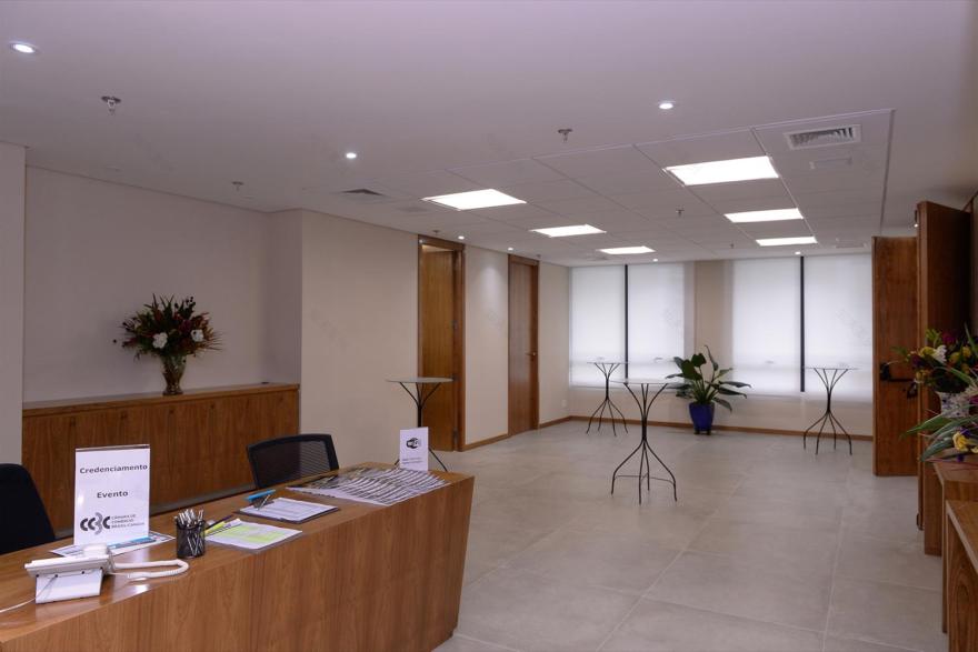 巴西 CCBC 办公室 · 色彩与木质的完美融合-1