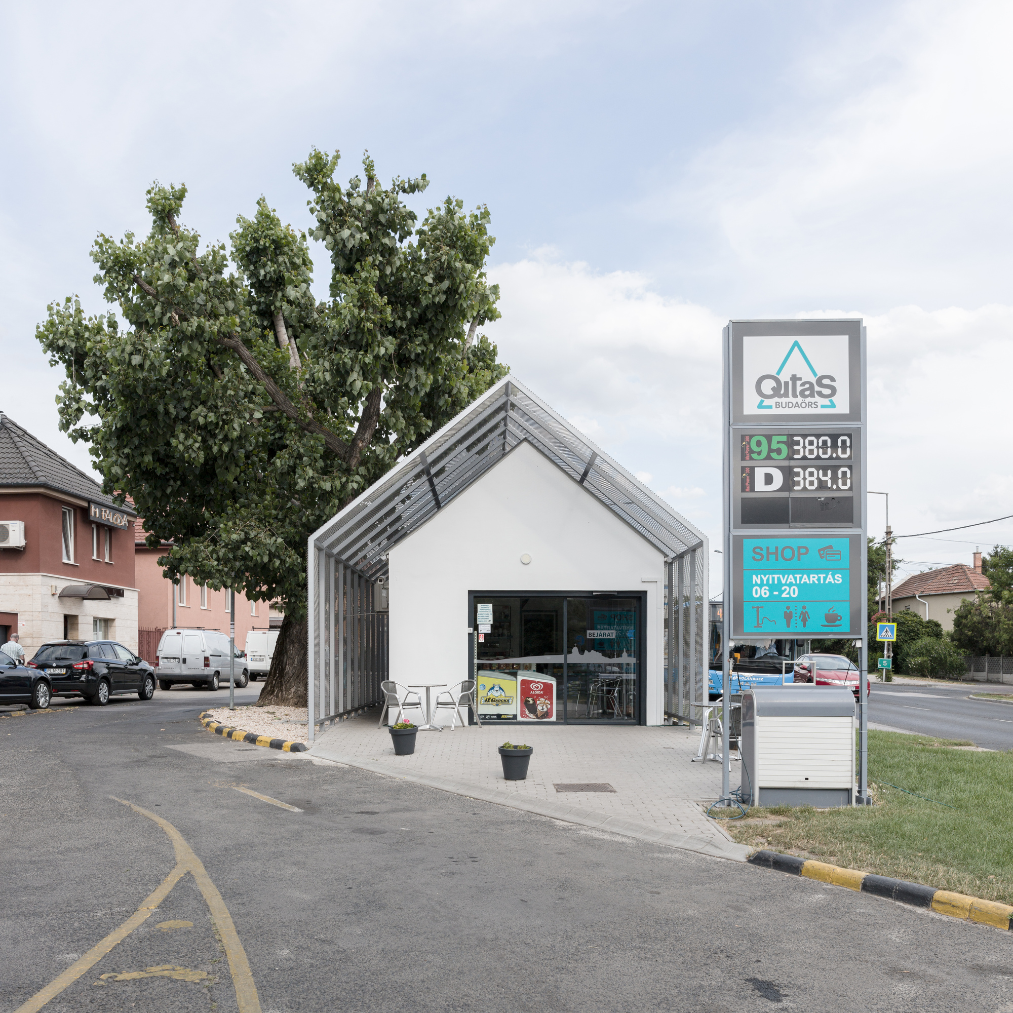 当地外观加油站，因特拉穆罗斯丨匈牙利-35