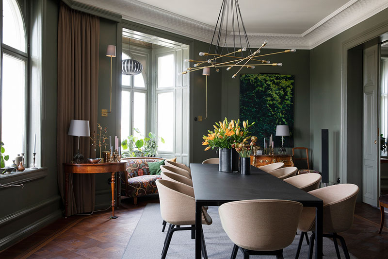 瑞典马尔默中心古典奢华风格的暗色调公寓设计-6