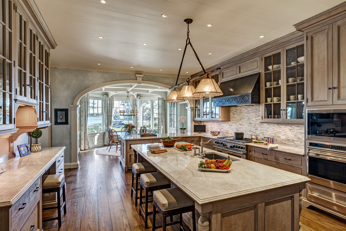 Transitional Beach Style House with New England Charm-15