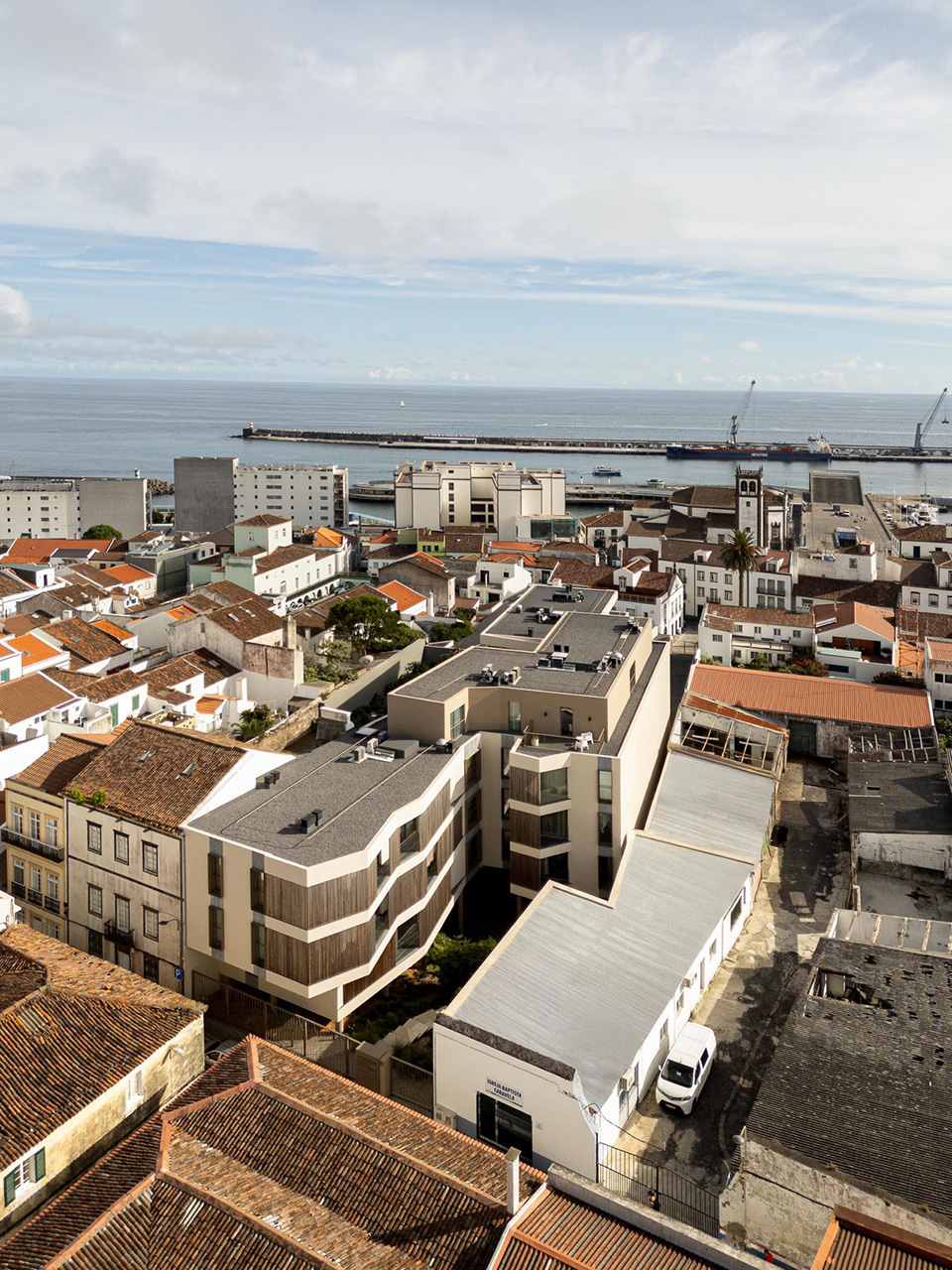 ERNESTO DO CANTO住宅区丨葡萄牙蓬塔德尔加达丨BOX arquitectos-139