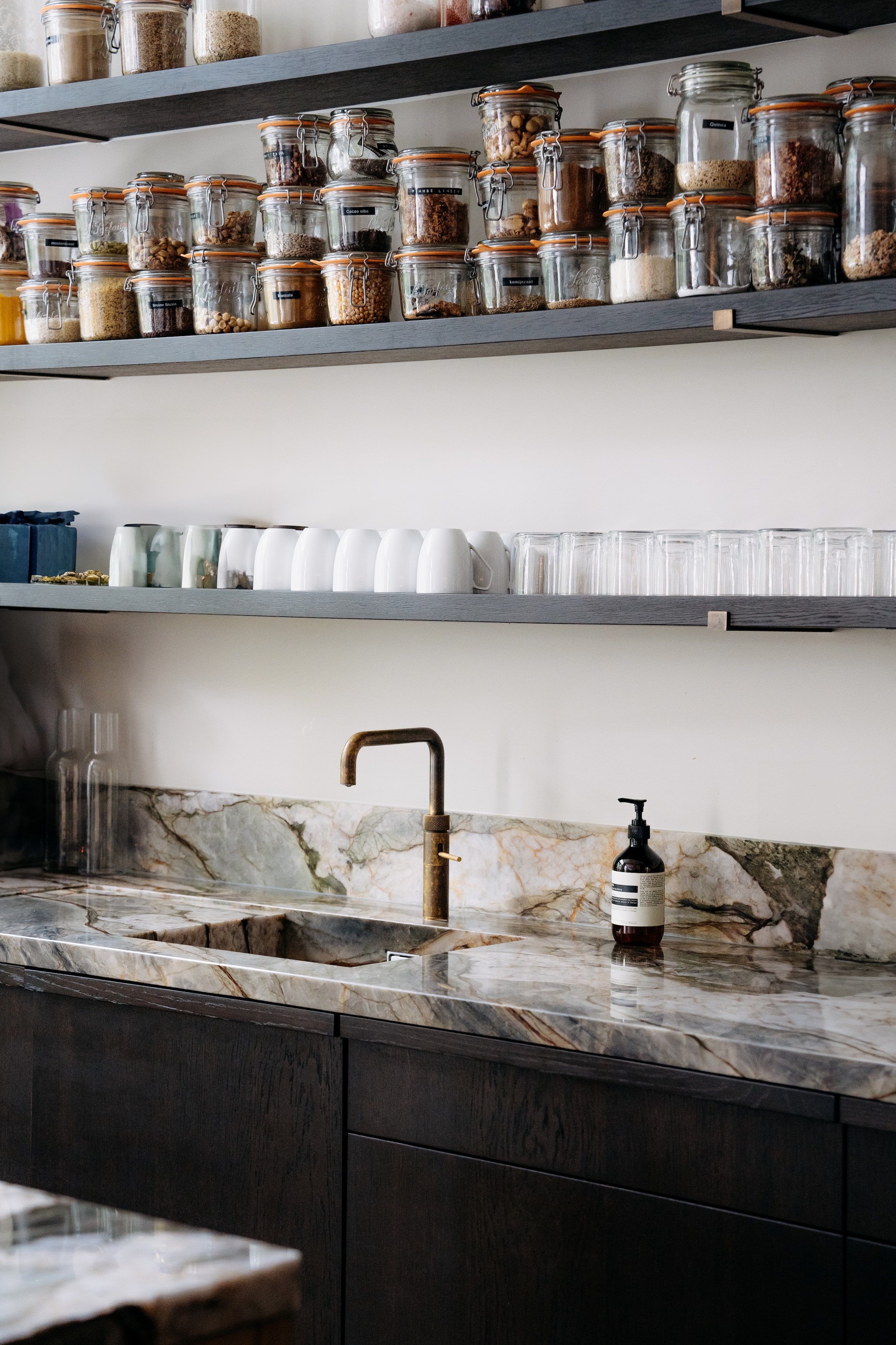 你提供的EGINSTILL可能并不是一个正确的词汇，无法准确理解其含义，因此难以完成整句的准确翻译 丨NetherlandsAmsterdam-13