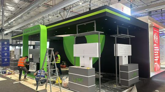 绿色圆形展位丨Real-8