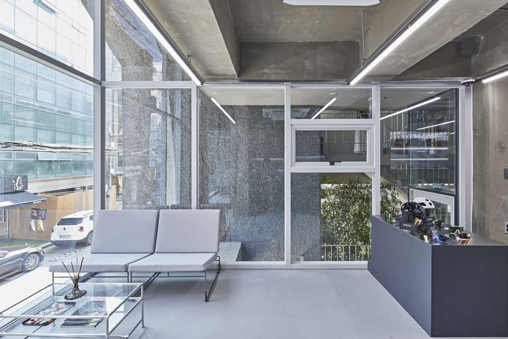 高级运动服装店设计，打造现代与传统的完美融合-15