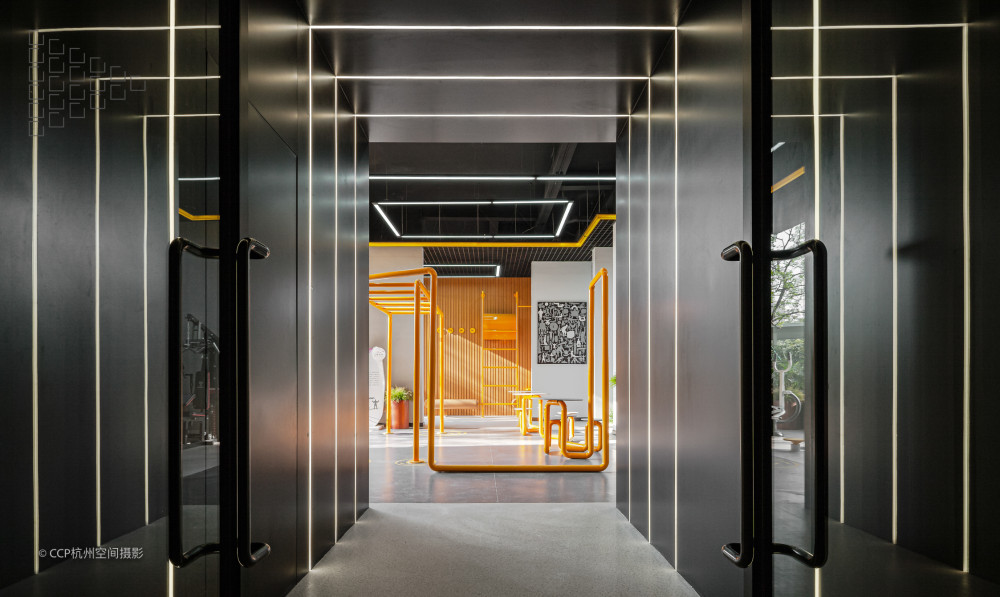 肇庆雅居乐香港城现代架空层空间设计丨中国肇庆丨鲲誉-8