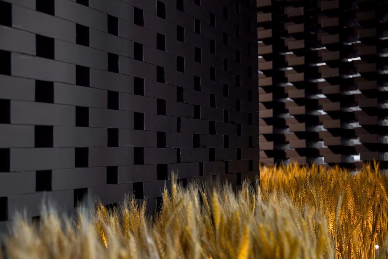 积粟社“粮仓”主题展示空间：72865个黑砖与9909个光盒子-22