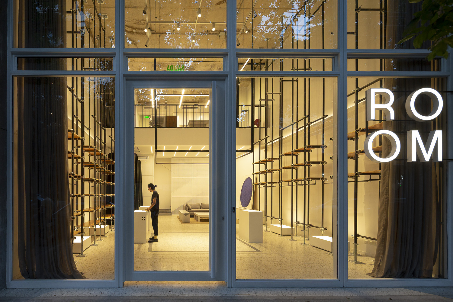 阿根廷布宜诺斯艾利斯 Room Store 时尚灵活空间设计丨Pirca Arquitectura-8