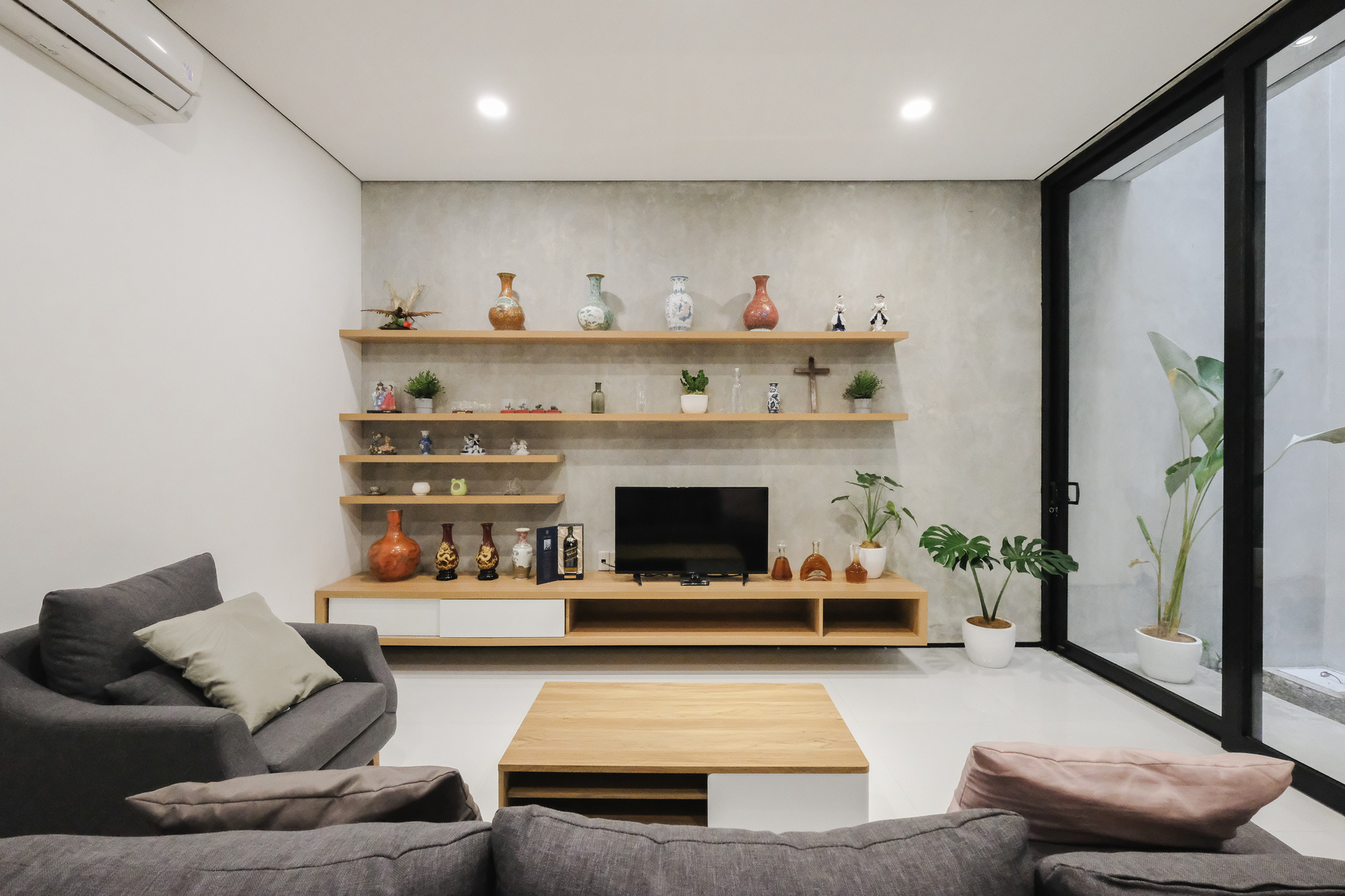 Ambivert House / TRST Architect-15