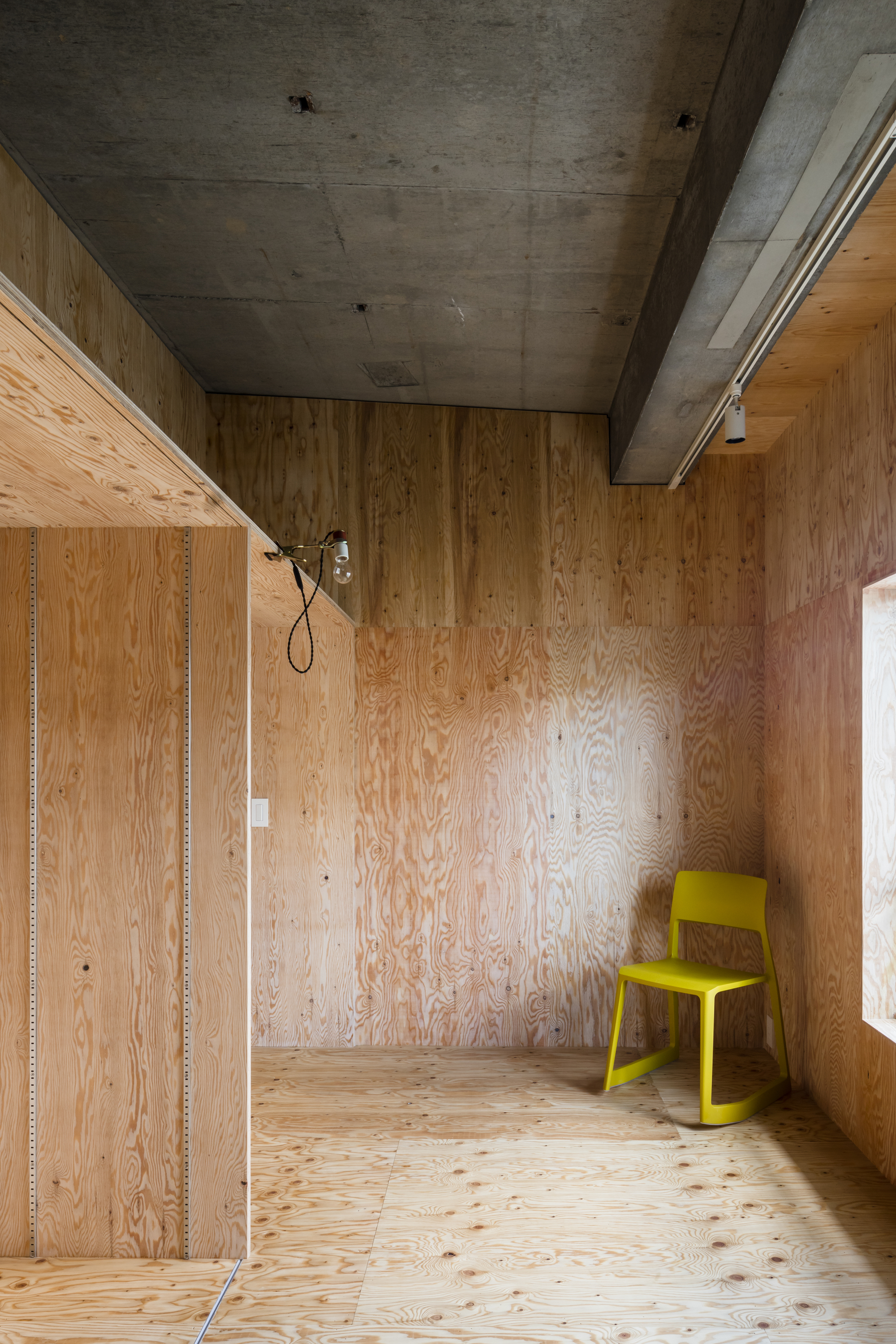 House in Oyamazaki / Shimpei Oda Architect's Office + Atelier Loowe-45