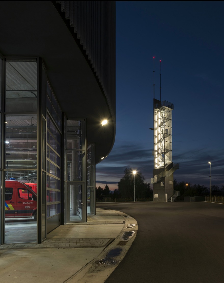 简约功能,环保节能的消防站设计-68