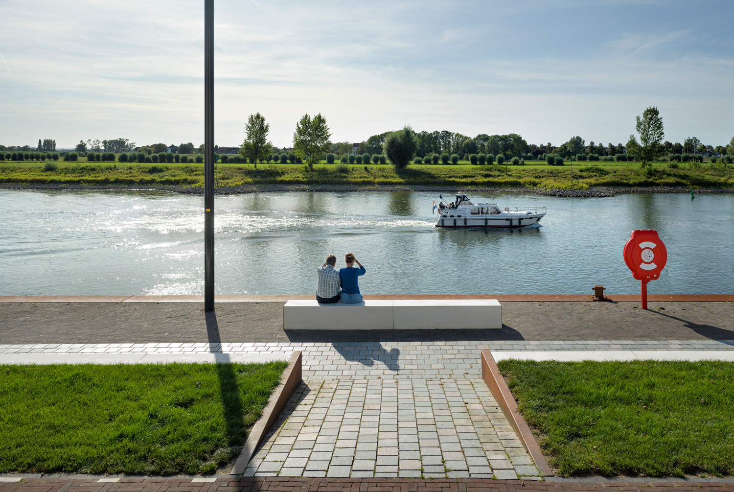 荷兰祖特芬市 IJsselkade 河岸复兴-14