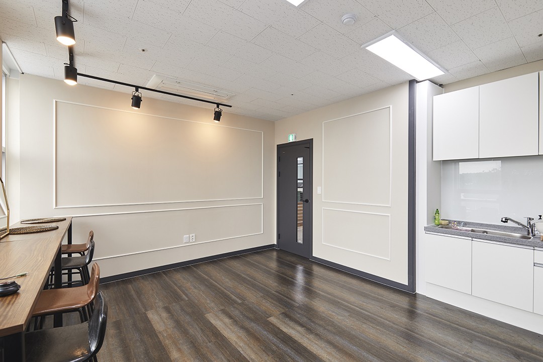 简约白调办公空间 展现极致美感-14