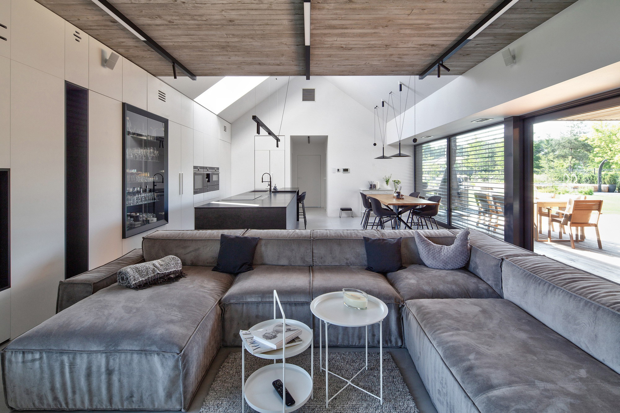 灰色房子丨RS+ Robert Skitek-16