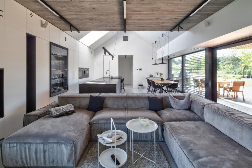 灰色房子丨RS+ Robert Skitek-16