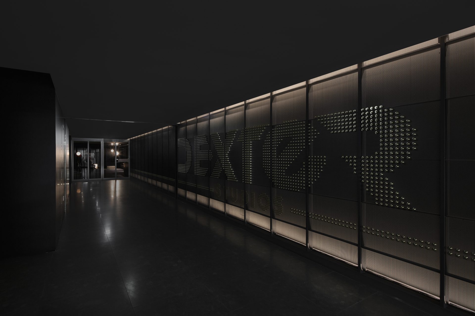 DEXTER STUDIOS WGNB-3