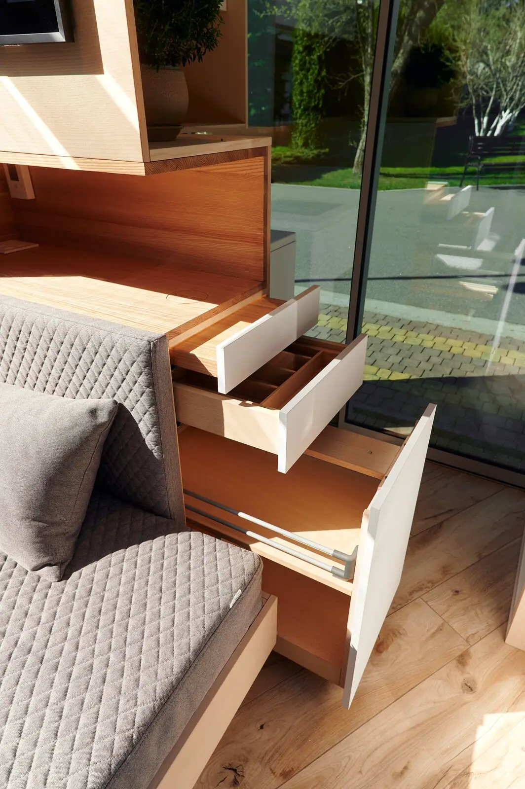 13m2 迷你别墅 | 精致设计与自给自足的典范-7