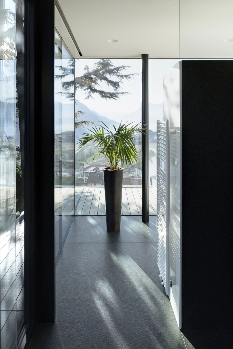 意式别墅"黑洞"-14