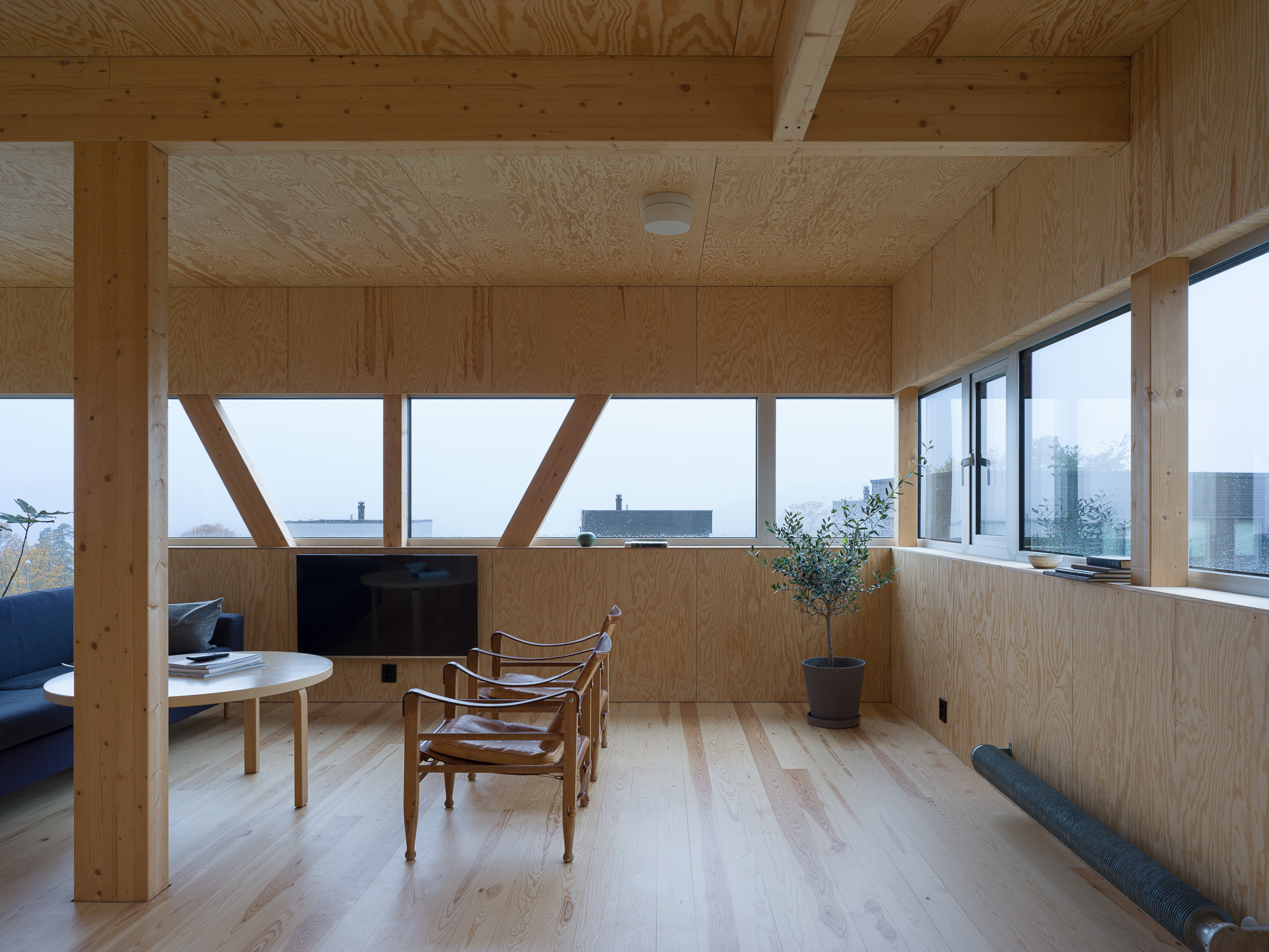 挪威别墅设计，岩石与玻璃的现代演绎-12