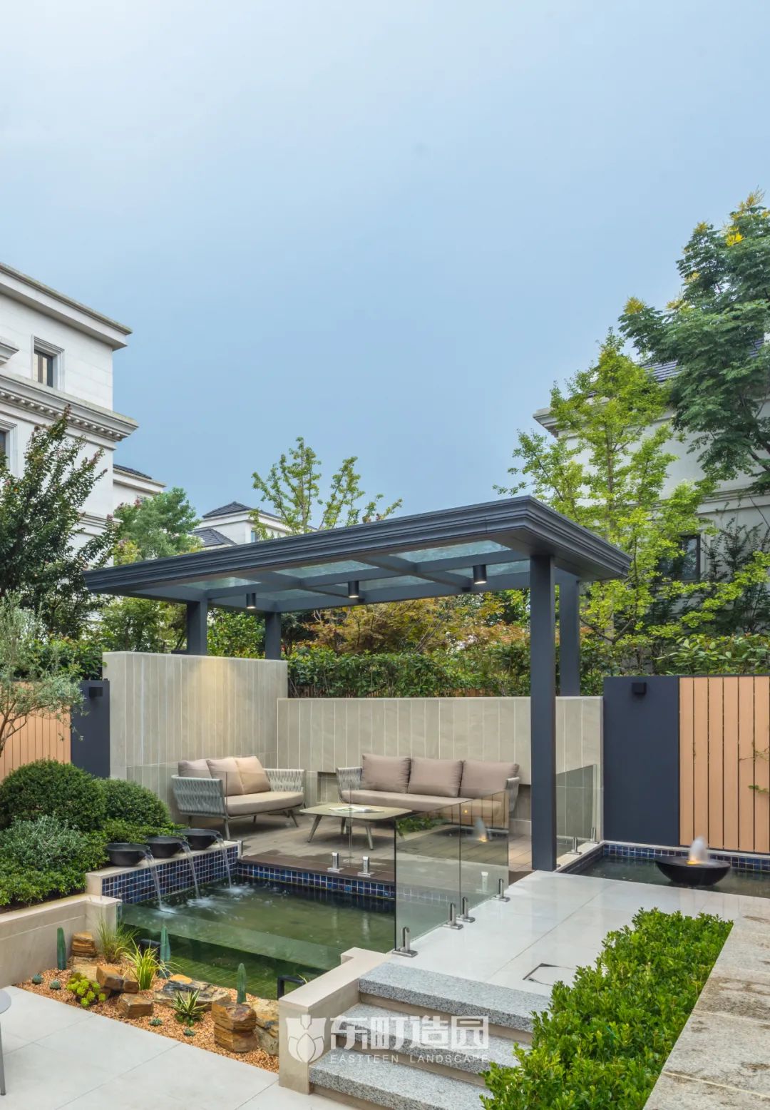 80㎡现代简约庭院，水景与夜景的完美融合-55