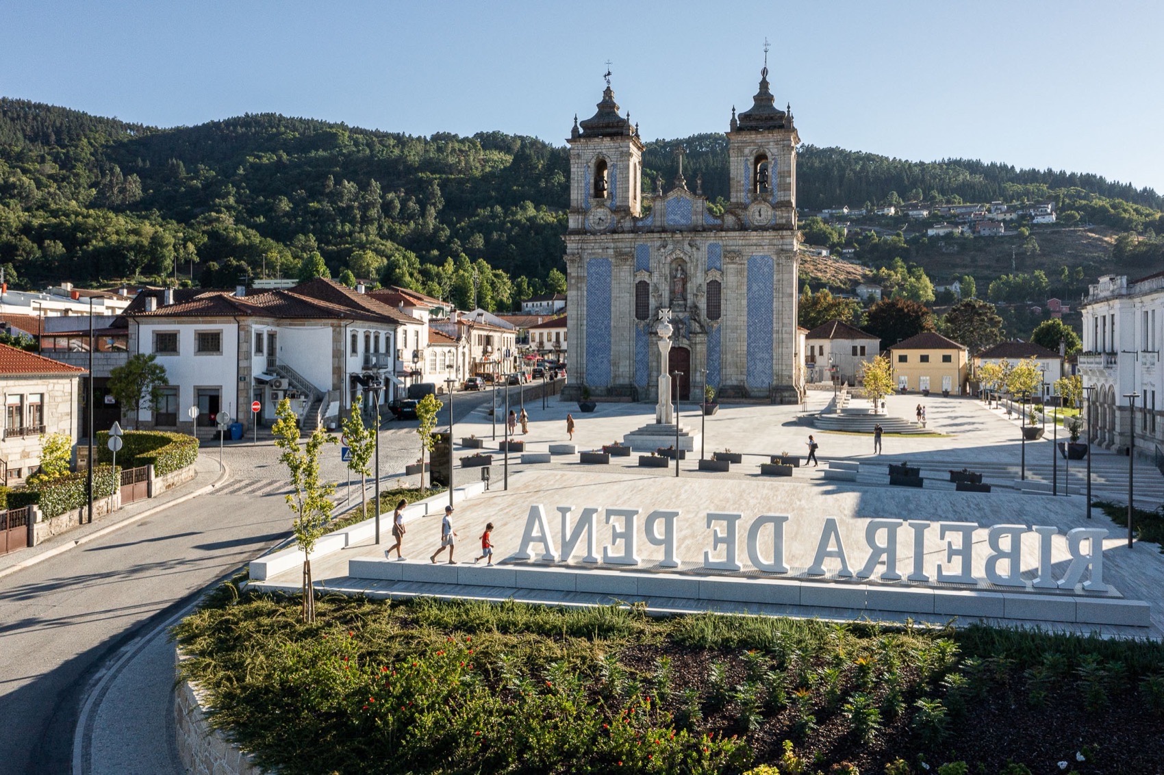 Ribeira de Pena 市广场改造丨葡萄牙丨AXR – Arquitetura e Design-11