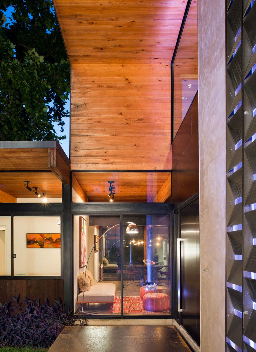 1954 One-Story House Renovated by Tobin Smith Architect in San Antonio, Texas-9