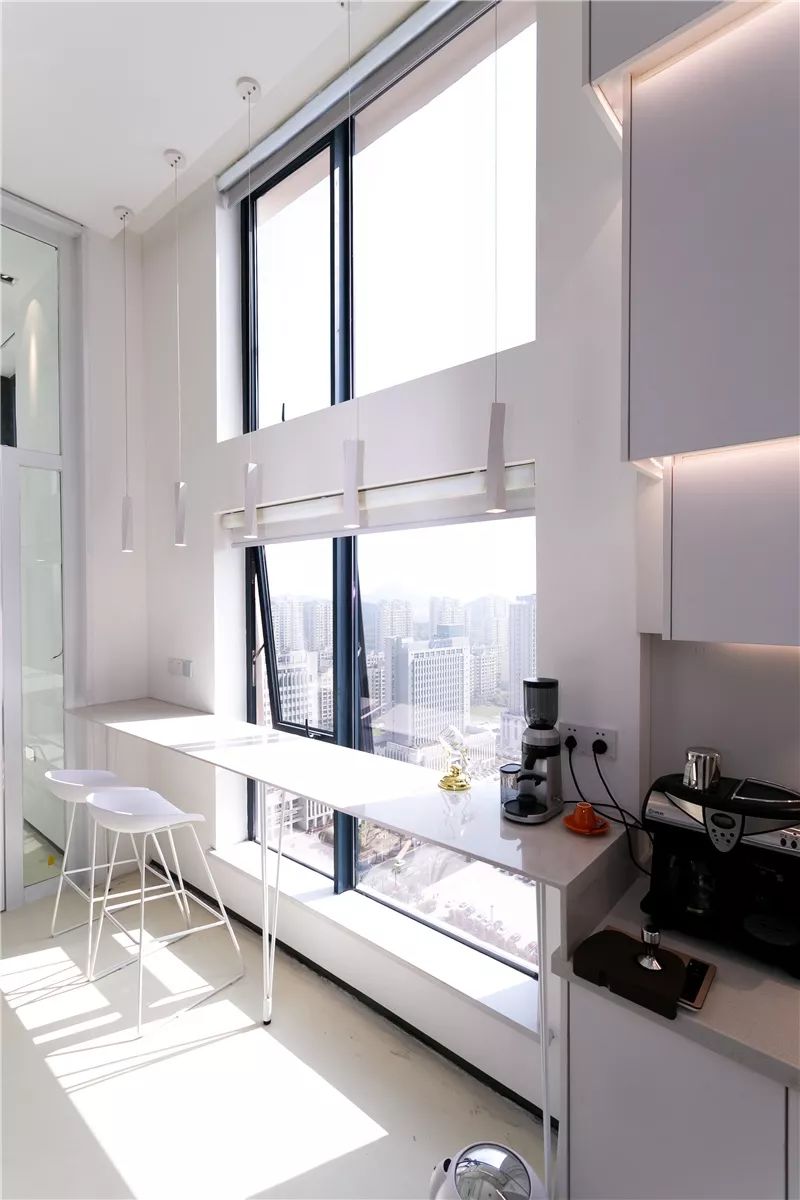 白色敬畏，现代办公空间的艺术探索-25