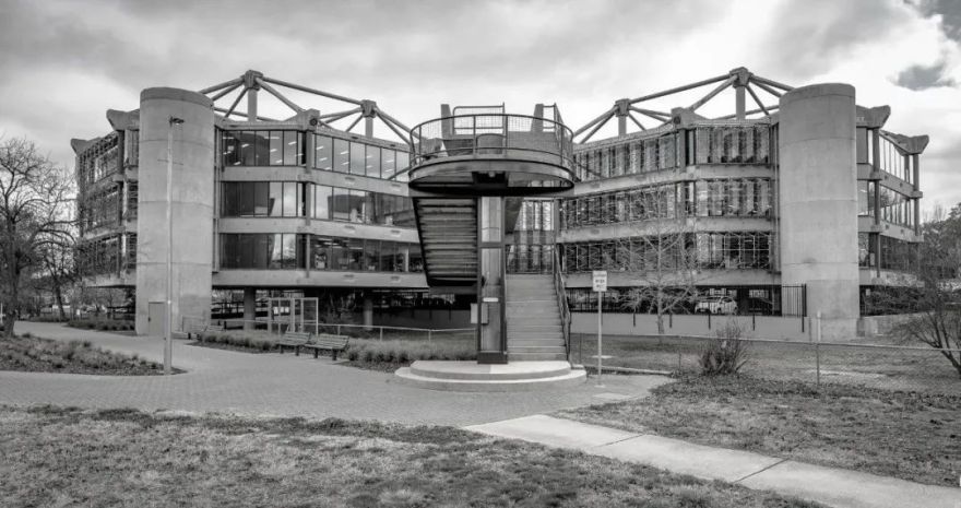 粗野乌托邦 · John Andrews 的理想重塑丨加拿大多伦多-47