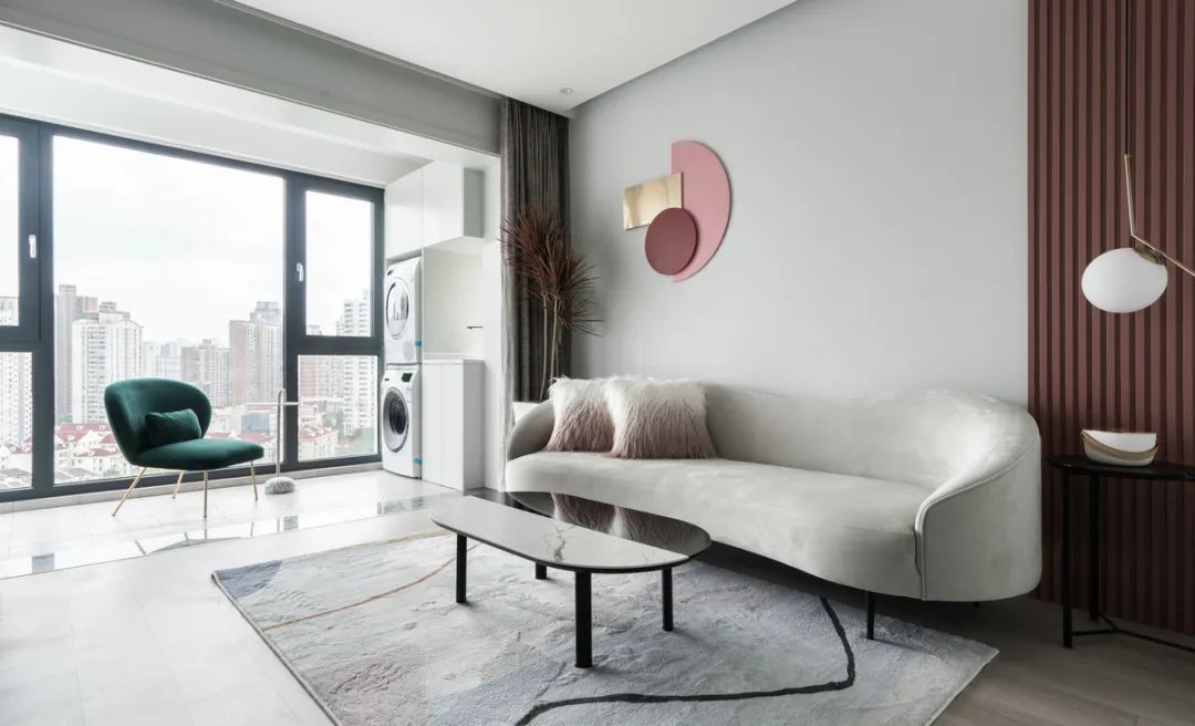 小户型高级灰++ 脏粉设计,全屋玻璃隔断打造互动空间-2