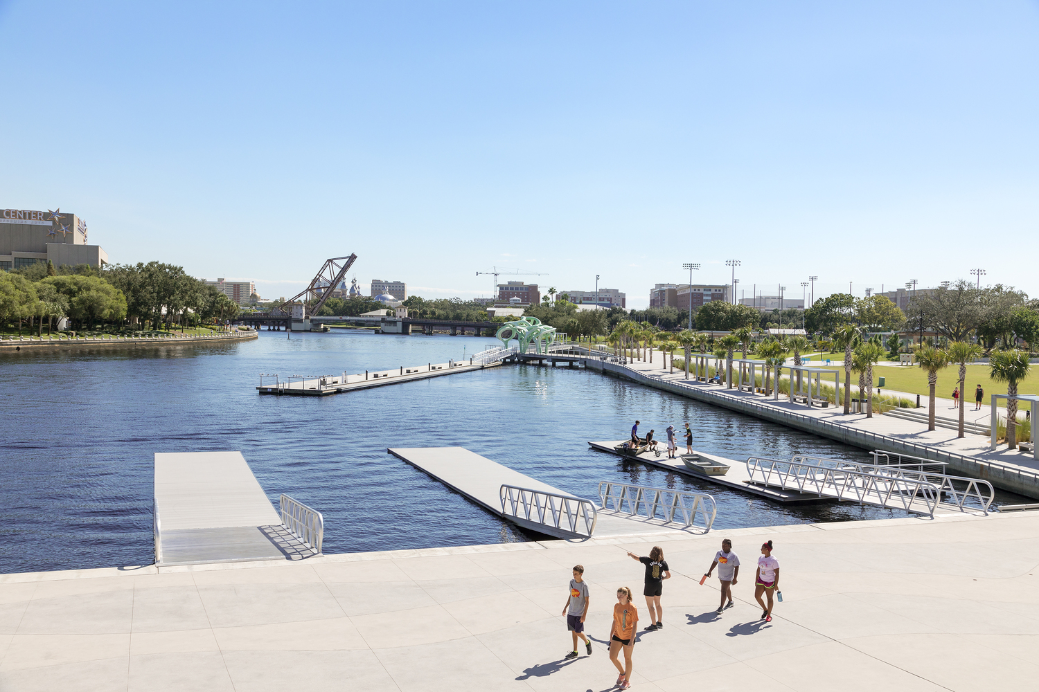 美国佛罗里达州坦帕市河滨公园的“漫游形态”-24