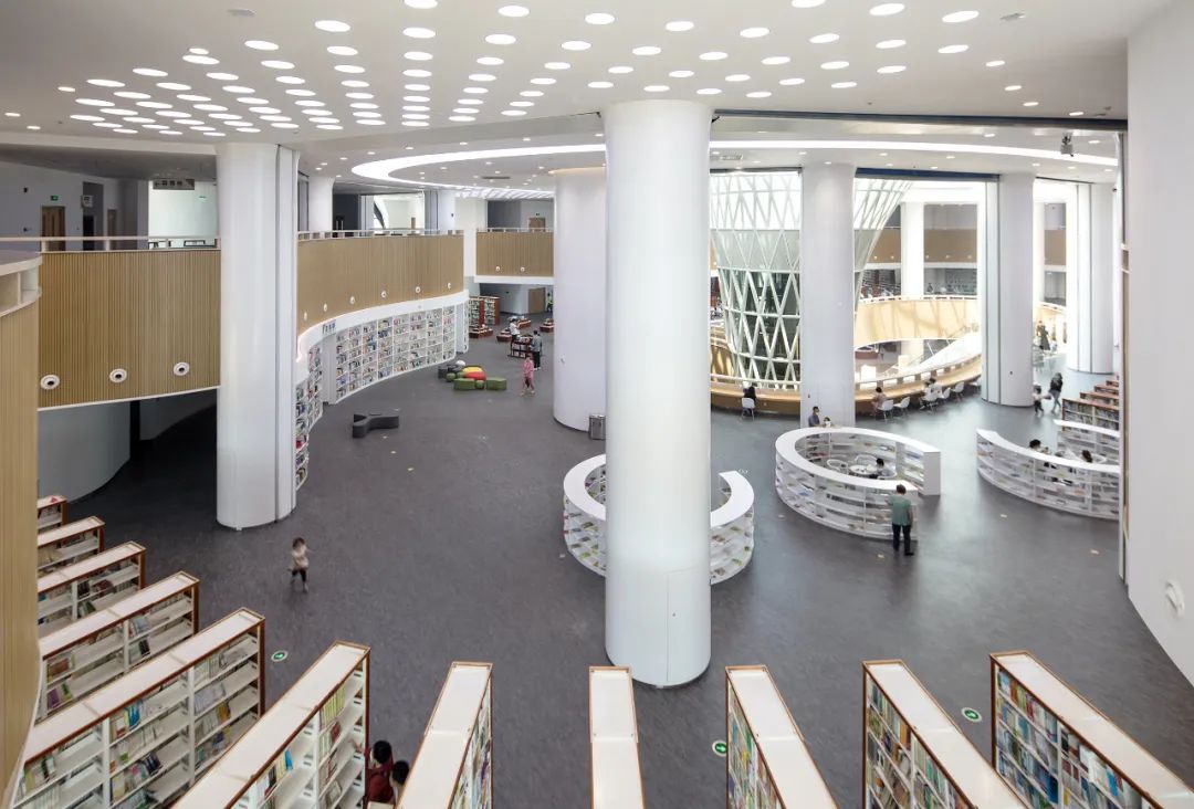 襄阳网红图书馆,自然光线下的现代阅读空间-61