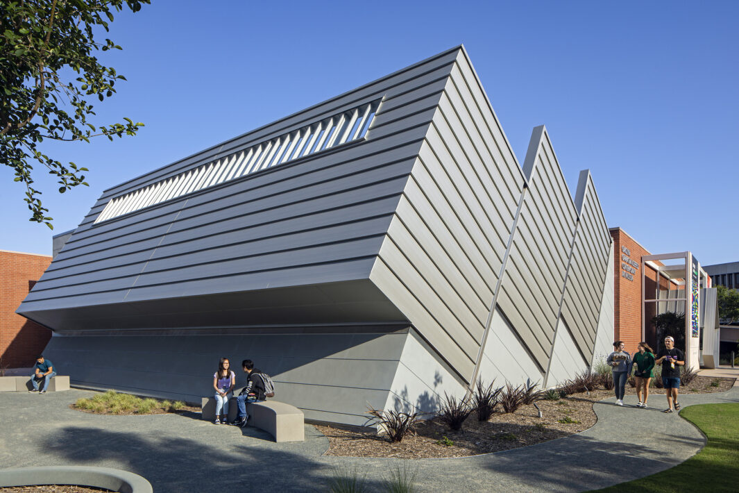 CSU Long Beach Carolyn Campagna Kleefeld Contemporary Art Museum - Perkins Eastman-2