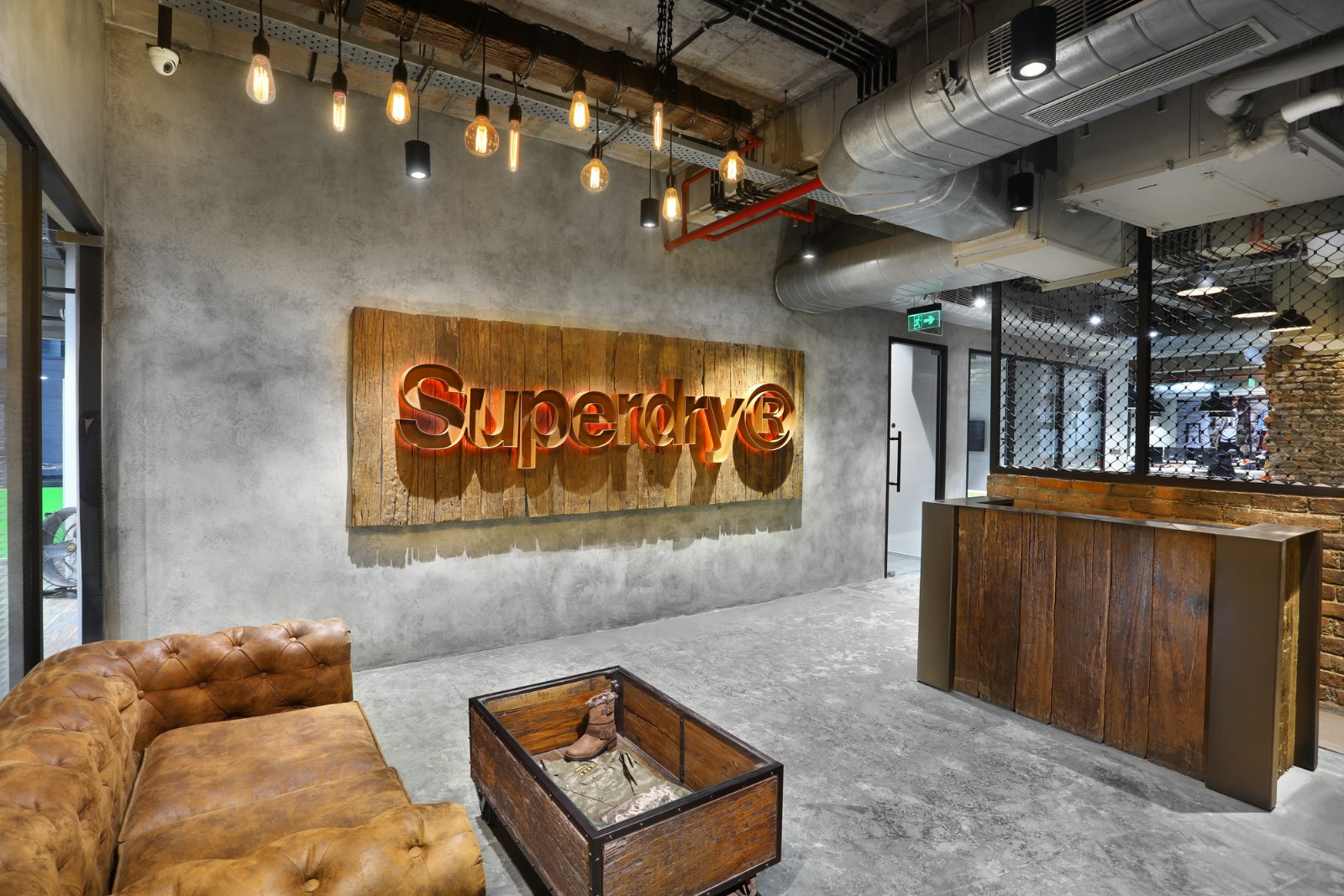 哥拉图 时尚服装品牌 Superdry 办公室  Space Matrix-9