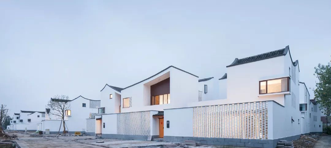 东梓关村 | 吴冠中笔下的江南民居重现,最美农村回迁房爆火-73