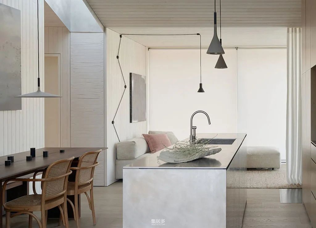 西雅图漂浮住宅 | 木质饰面与水景的完美融合-9