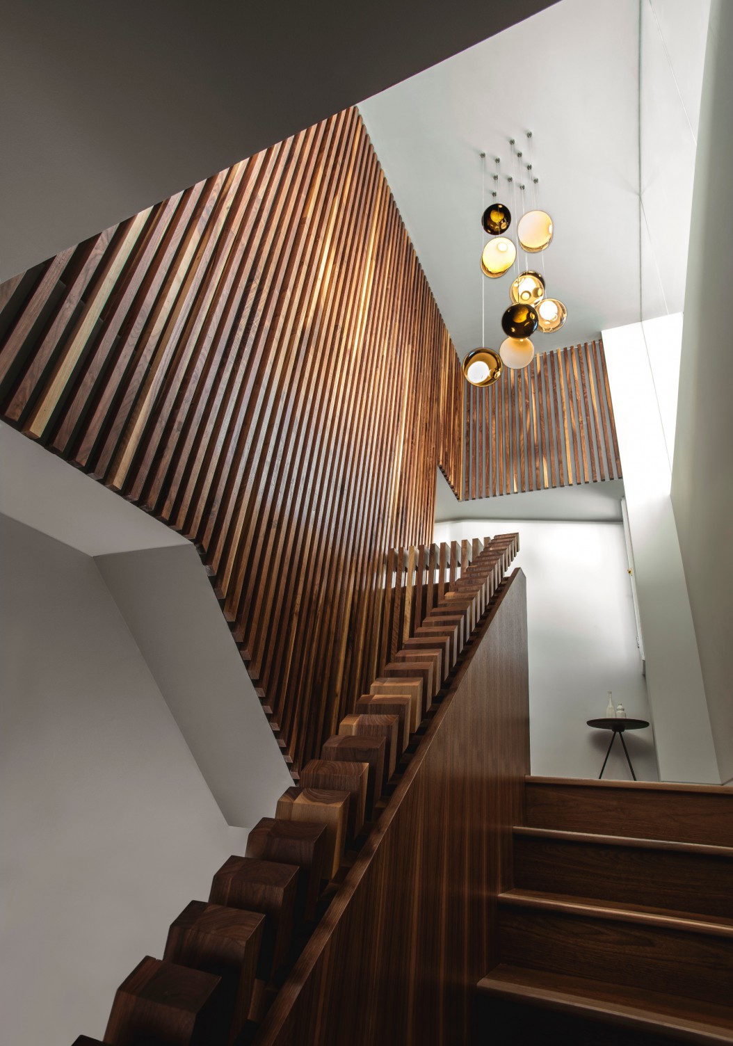 伦敦 DROO 豪华联排别墅 | 胡桃木与光影的艺术融合-6