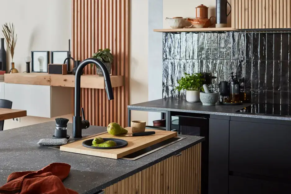 "Leroy Merlin 厨房 | 黑色与木质的完美结合"-11