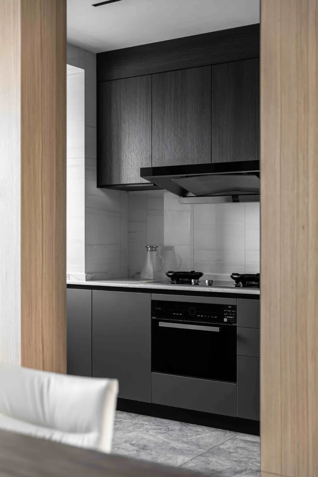 大理石+原木，80后业主的现代风四居室 | 花漾美作-36