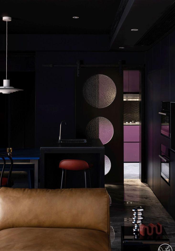 清羽设计丨平层丨粉色楼梯紫色墙壁酷炫星球-29